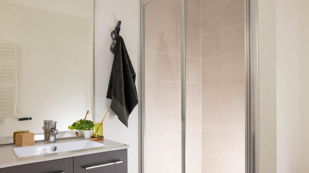 FH_Belle-Otero_Douche