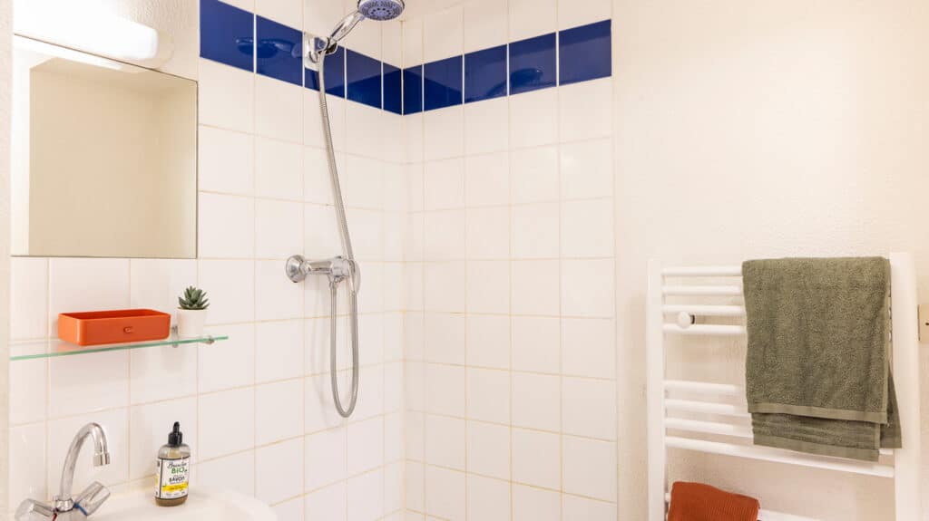 FH_Choisy-le-Roy_Gondoles_Salle_de_douche