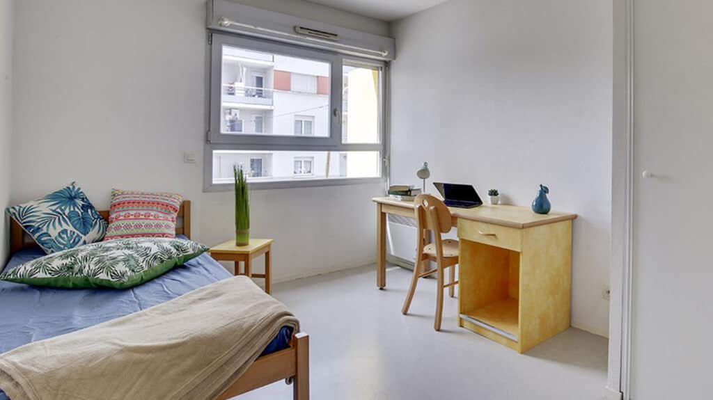 FH_Leo-Ferre_Chambre