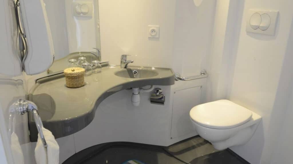 FH_Les-Jardins-de-la-Tour_Douche