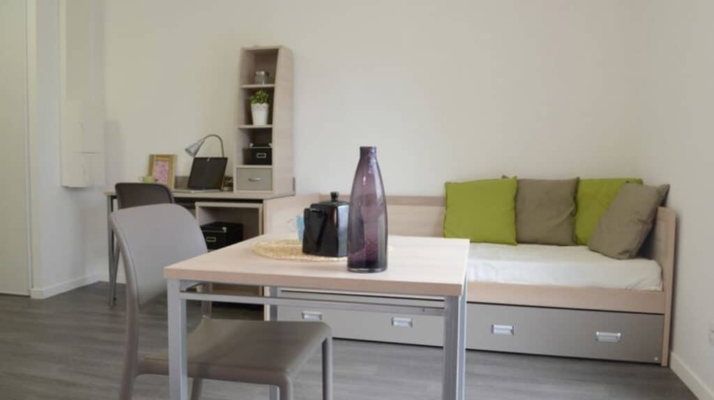 FH_Les-Jardins-de-la-Tour_Lit