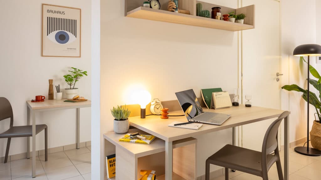 FH_Madeleine-Guitty_Bu