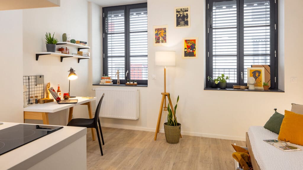 FH_Renee-Vivien_Bureau