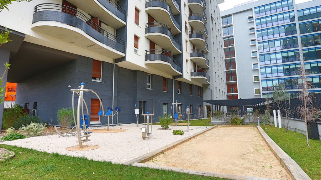 Logifac_Academies-du-Velodrome_Jardin