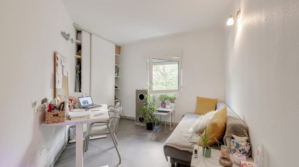 Logifac_Parvis-des-Facultés_Salon